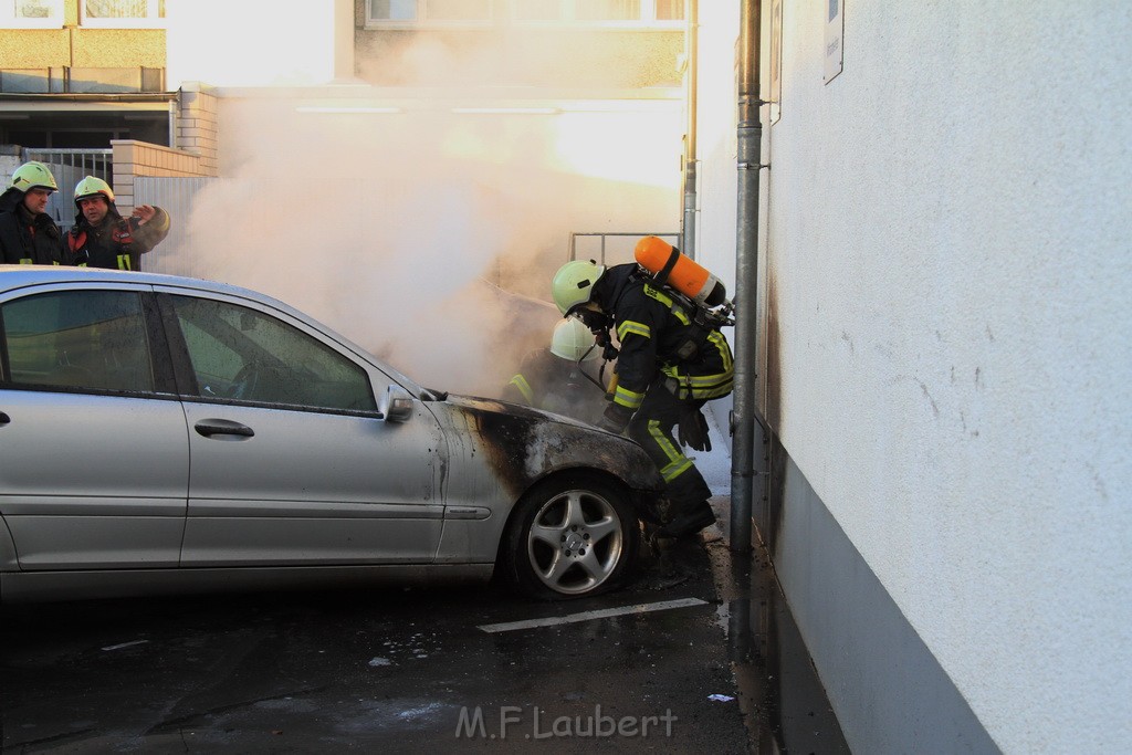 PKW Brand Koeln Bocklemuend Goerlinger Centrum JK P01.jpg